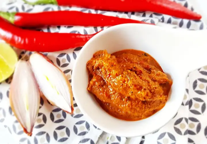 Twoja czerwona pasta curry: Lepsza niż ze sklepu? Sprawdź przepis!