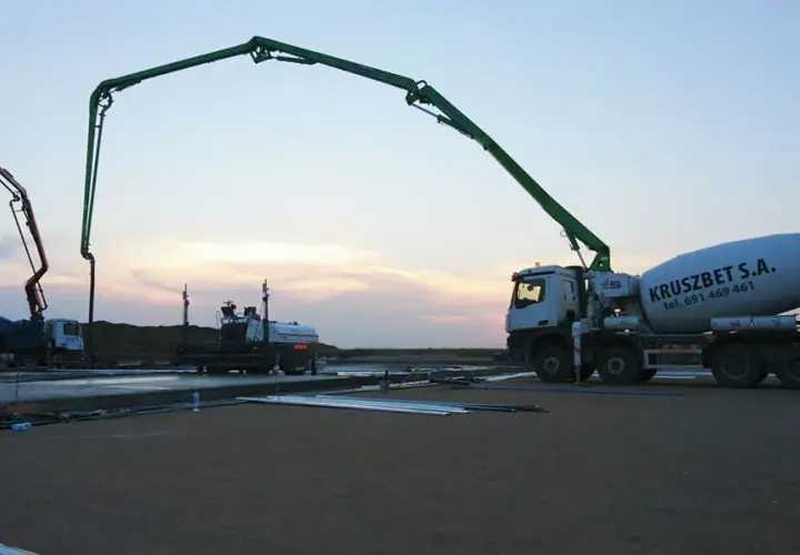 Ile kosztuje m3 betonu B20? Sprawdź ceny i ukryte koszty