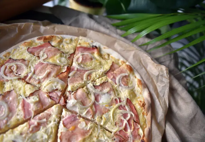 Jaka szynka do pizzy? Odkryj najlepsze wybory dla smaku pizzy