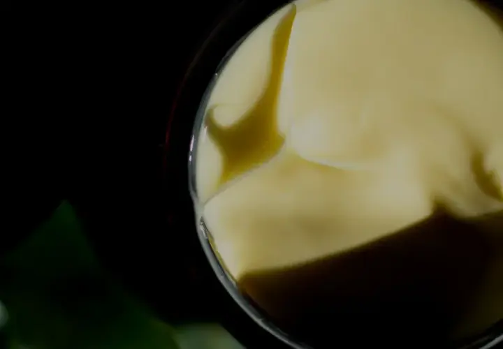 Balsam brązujący: Jak stosować? Naturalna opalenizna bez smug i plam