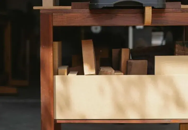 Jak zrobić stół warsztatowy? Kompletny przewodnik DIY