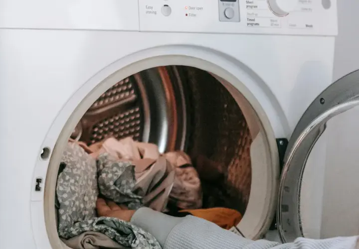 Dlaczego giną skarpetki w pralce? Oto zaskakujące przyczyny