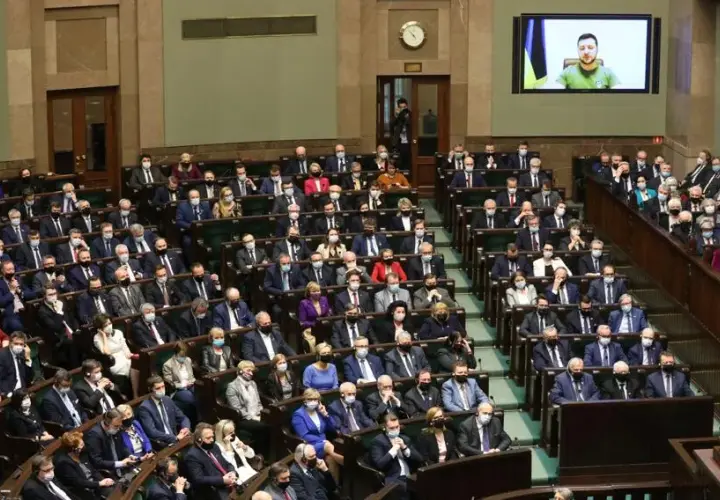 Jakie zmiany w konstytucji proponuje PiS i jakie mają konsekwencje?