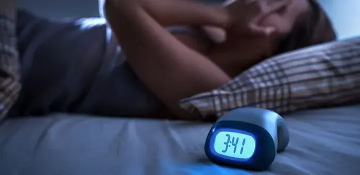 Skutki uboczne hydroksyzyny: Co musisz wiedzieć o niebezpieczeństwie?