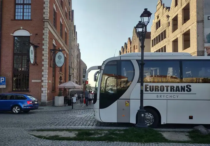 Ile trwa autokar do Chorwacji? Czas, trasy, komfort podróży