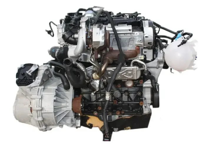 Silnik 1.6 TDI z turbosprężarką i skrzynią biegów, gotowy do montażu.