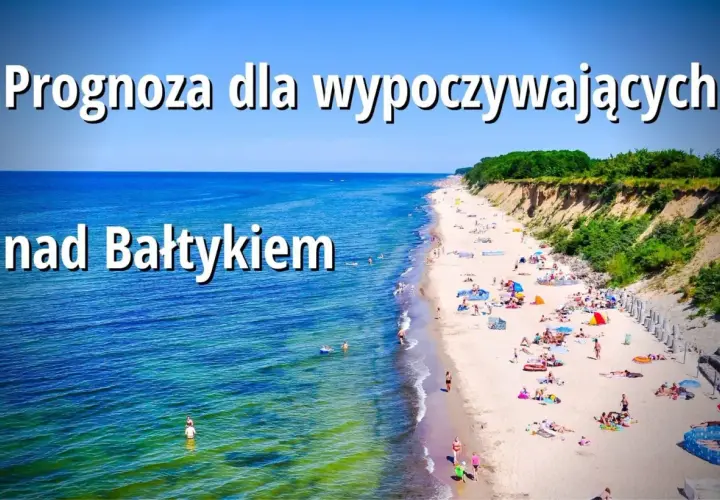 Słoneczna plaża nad Bałtykiem pełna wypoczywających ludzi. Idealna pogoda nad morzem zachęca do kąpieli i opalania.