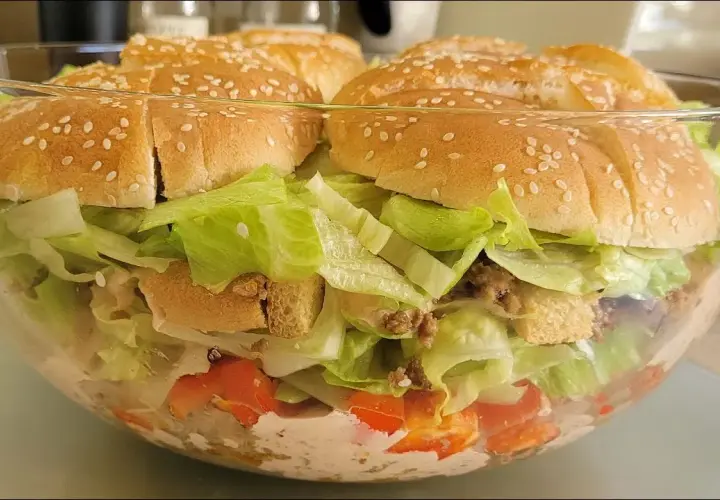 Jaka sałata do burgera? Wybierz idealną dla smaku i chrupkości