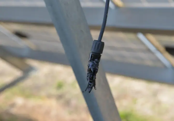 Co to są stringi fotowoltaika i jak wpływają na wydajność paneli?