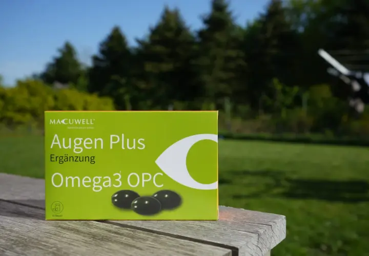 Packung "Augen Plus" mit Omega-3-Fettsäuren zur Unterstützung der Sehkraft.