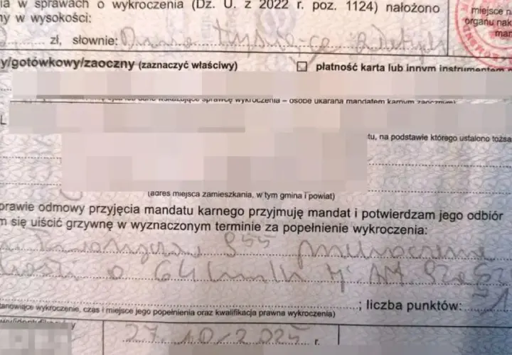 Prędkość w zabudowanym: 50 km/h, mandaty, utrata prawa jazdy. Jak uniknąć?