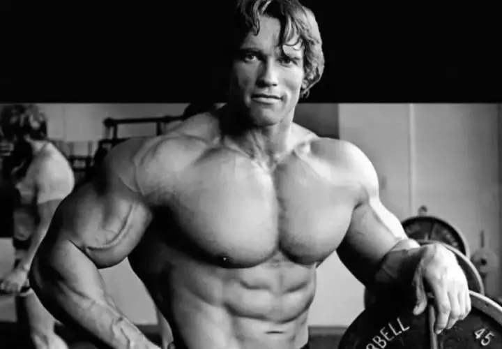 Gdzie urodził się Arnold Schwarzenegger? Zaskakujące fakty z życia!