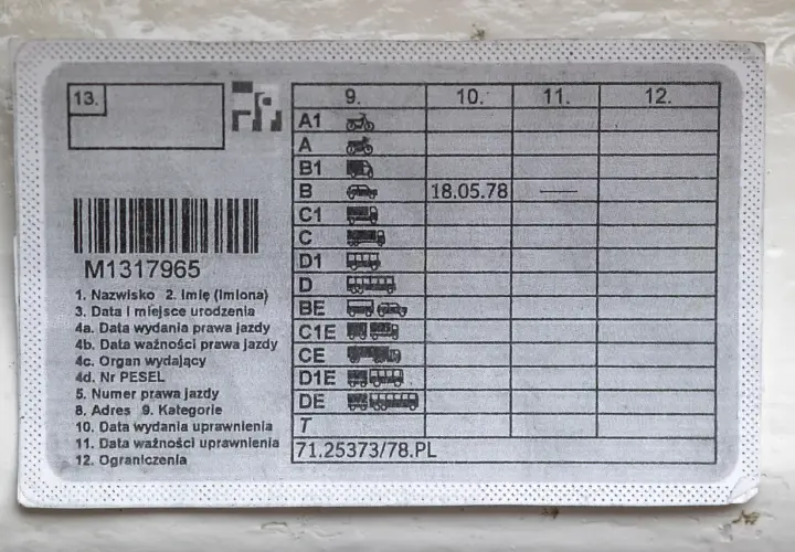 Prawo jazdy kat B wydane 18.05.78. Ważność uprawnień do kategorii B jest bezterminowa.