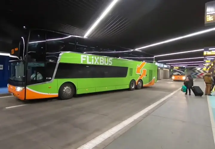 Polski Bus Praga: Gdzie wysiądziesz? Flixbus Florenc i wskazówki!