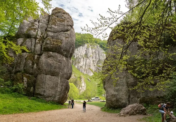 Gdzie dokładnie leży Ojcowski Park Narodowy? Lokalizacja i atrakcje w okolicy