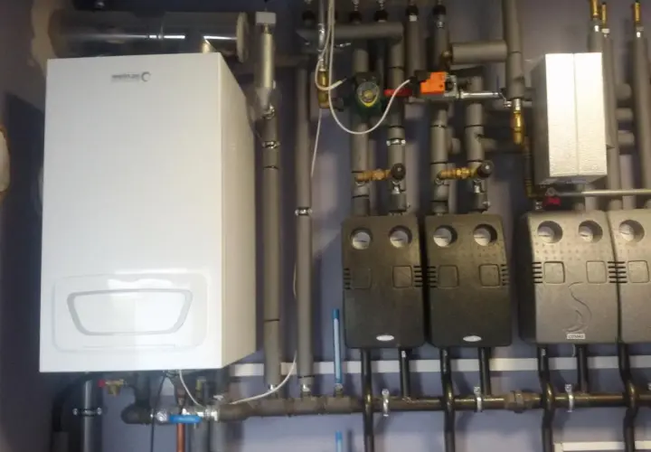 Nowoczesny kocioł gazowy i instalacja grzewcza. Szukasz gazownika w Warszawie? Sprawdź cennik usług!