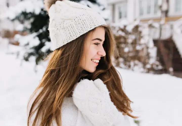 Jak się nazywają modne czapki? Poznaj najpopularniejsze style i trendy