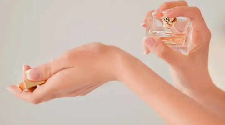 Co lepsze: woda perfumowana czy woda toaletowa? Sprawdź różnice!