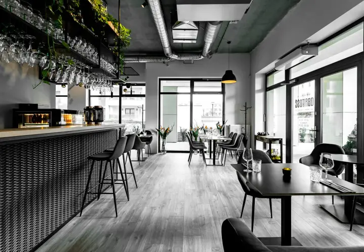 Restauracja w stylu industrialnym: 7 kluczowych elementów wystroju