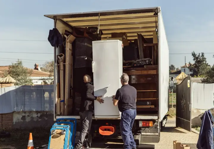 Jak przewieźć lodówkę? Bezpieczny transport i kluczowe zasady