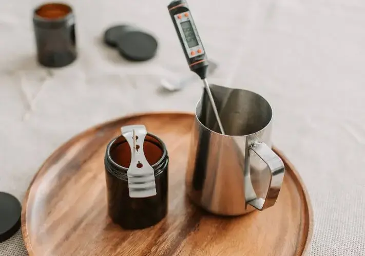 Jak zrobić świece sojowe? Przewodnik DIY krok po kroku