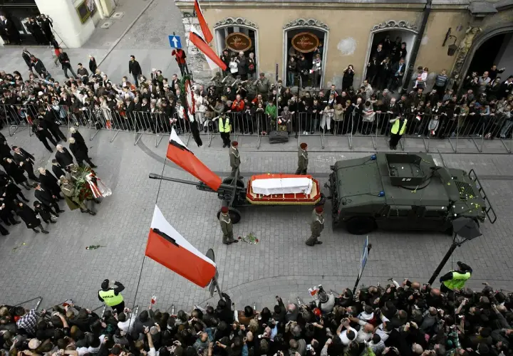 Kto był na pogrzebie Kaczyńskiego? Zaskakujące absencje i obecność dignitarzy