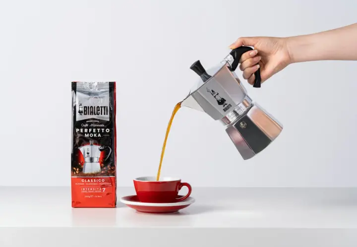 Kawa Bialetti Perfetto Moka Classico, zaparzona w kultowym moka pot, to dowód na to, jaka jest najlepsza kawa.