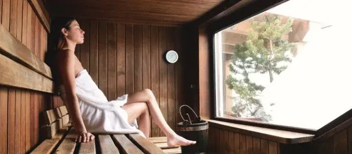Czy sauna po treningu jest zdrowa? Odkryj sekrety regeneracji