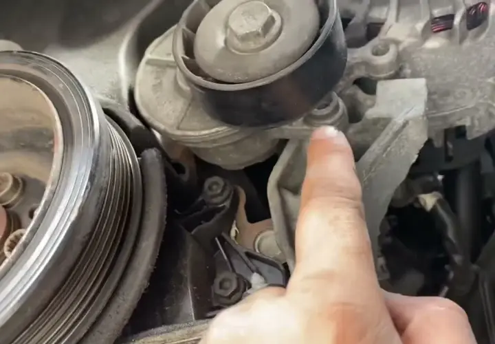 Jak wyciągnąć alternator Skoda Octavia 1.9 TDI bez zbędnych problemów