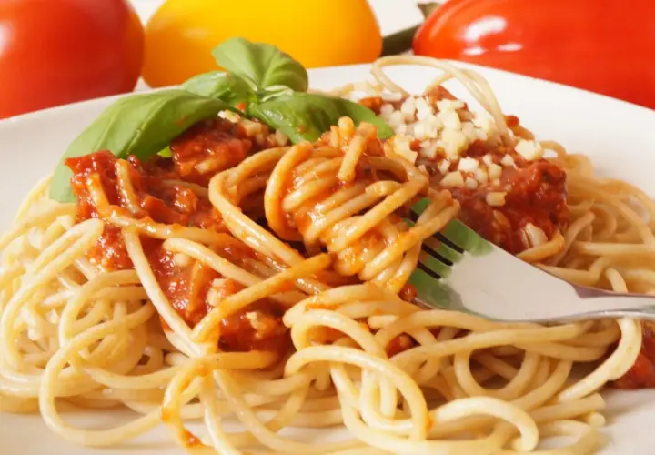 Spaghetti z papryką: Jak zrobić idealne? Sprawdzone przepisy