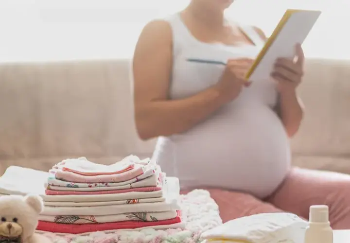 Kiedy zaczyna się 9 miesiąc ciąży? Kluczowe informacje i przygotowania