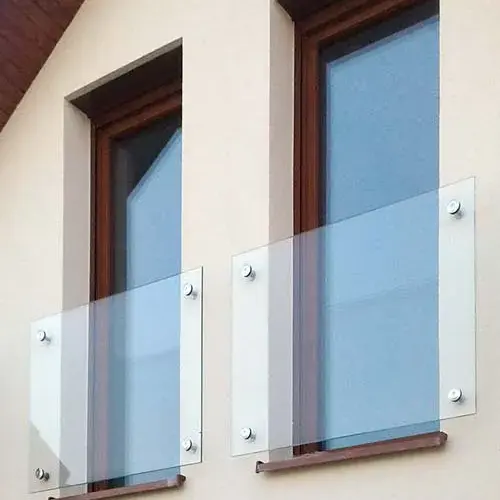 Jak wybrać najlepsze szkło na balustrady? Rodzaje, bezpieczeństwo i praktyczne porady
