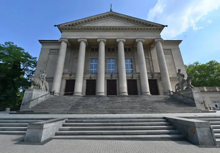Teatr Wielki w Warszawie: historia, wydarzenia i tajemnice kultury