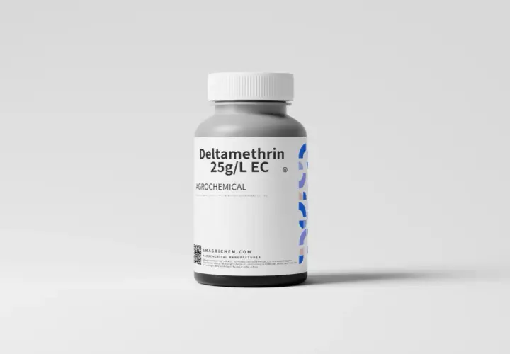 Flacone di Deltametrina 25g/L EC, agrochimico per il controllo degli insetti.