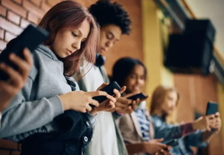 Jak cyfrowe nawyki młodzieży w Polsce zmieniają branżę rozrywki online w 2025 roku