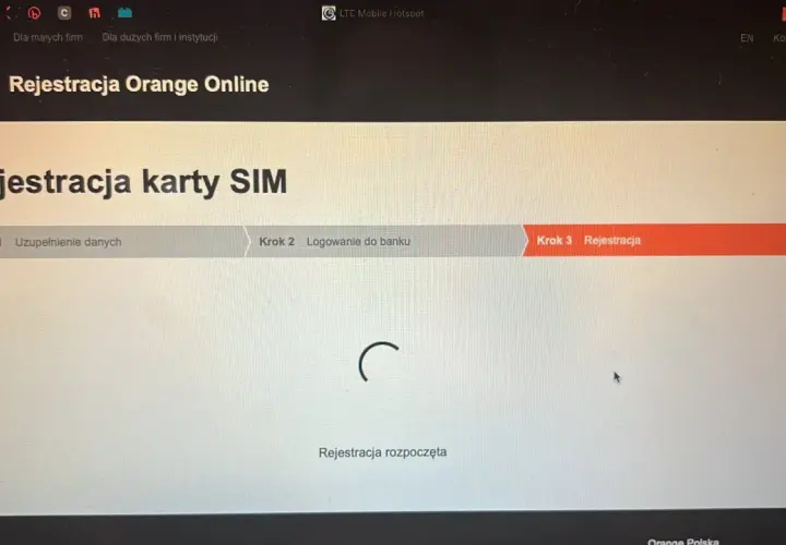 Proces rejestracji karty SIM w Orange Online. Widoczny jest etap "Krok 3 Rejestracja", a poniżej komunikat "Rejestracja rozpoczęta".