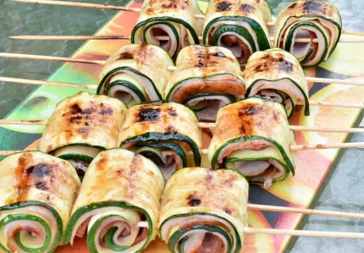 Szybki przepis na cukinię na grillu, która zachwyci Twoich gości