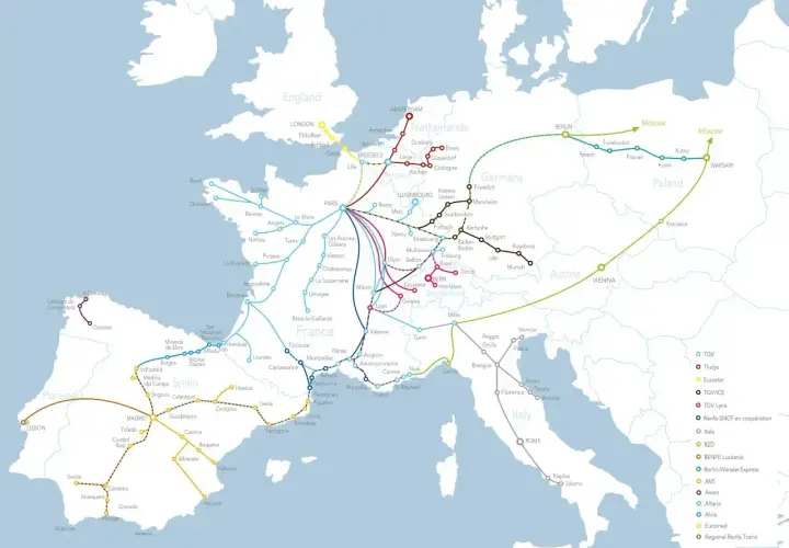 Mapa Europy z zaznaczonymi trasami pociągów, idealna do planowania podróży z biletem Interrail.