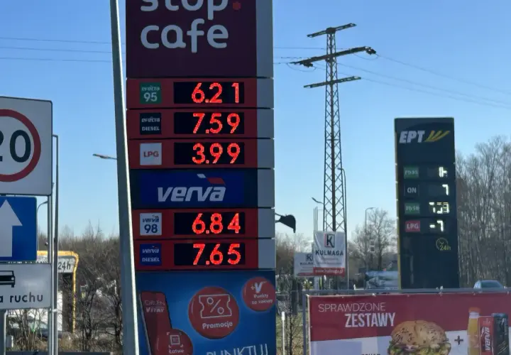 Ceny paliw na stacji: verve diesel 7,65 zł, verve 98 6,84 zł, LPG 3,99 zł. Obok tablica z cenami EPT.