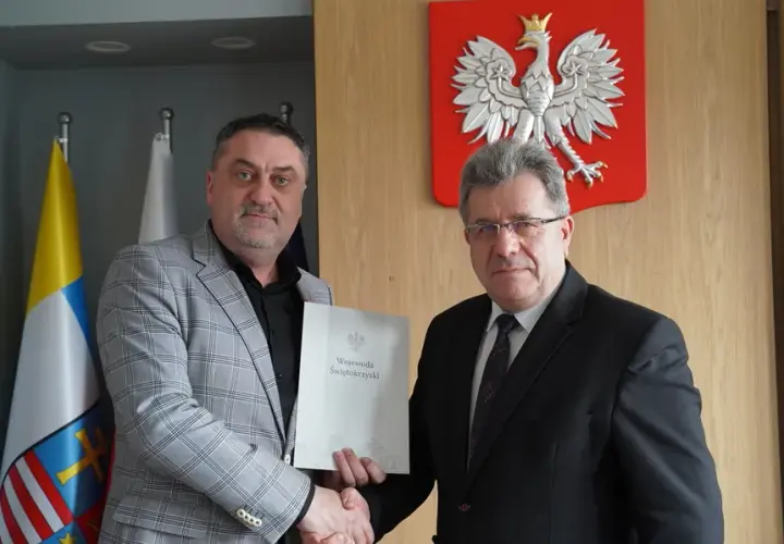 Kto powołuje kuratora oświaty? Poznaj kluczowe informacje i przepisy