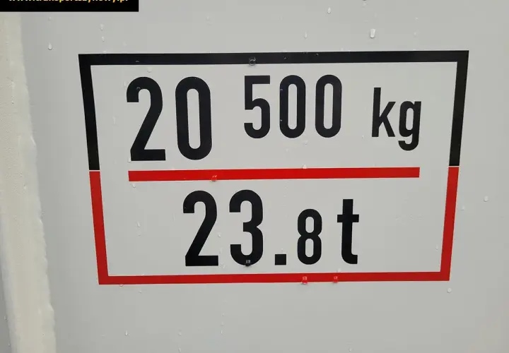 Wagon towarowy: 20 500 kg i 23.8 t. Informacja o dopuszczalnej masie całkowitej.