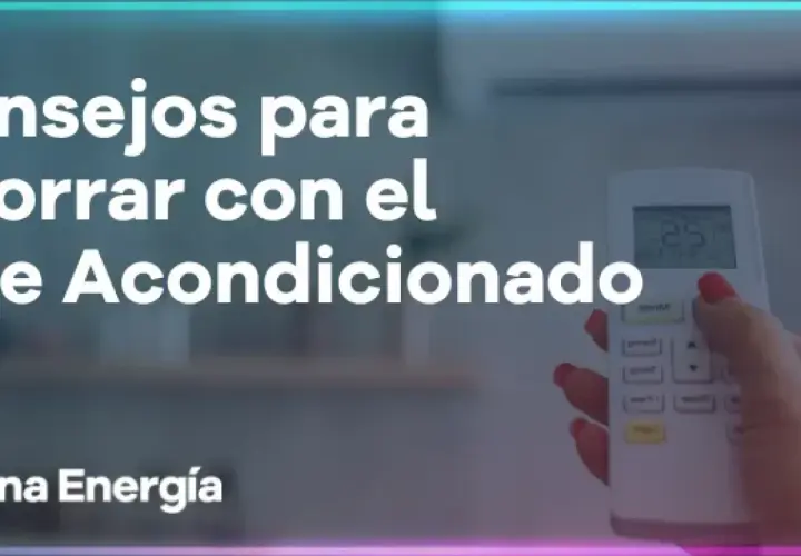 Consejos para ahorrar con el aire acondicionado en modo verano. Una mano sostiene el control remoto, mostrando la temperatura.
