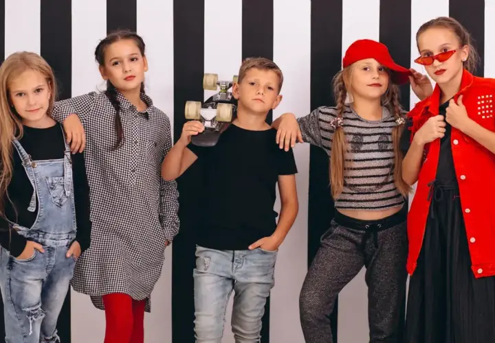 Dziecięca modelka: Jak zacząć bezpiecznie? Poradnik dla rodziców