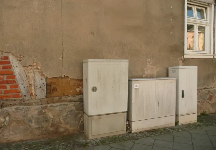 Czy można pomalować skrzynkę elektryczną? Sprawdź zasady i bezpieczeństwo