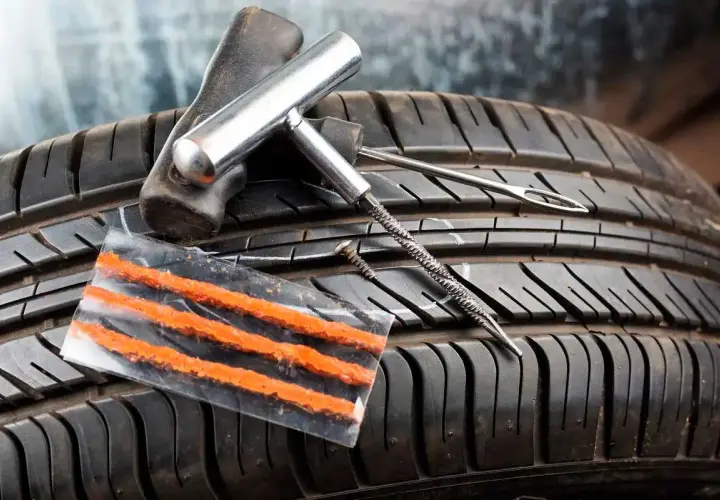 Kit para reparar pinchazos en neumáticos. Averigua cuanto cuesta arreglar un pinchazo con estas herramientas.