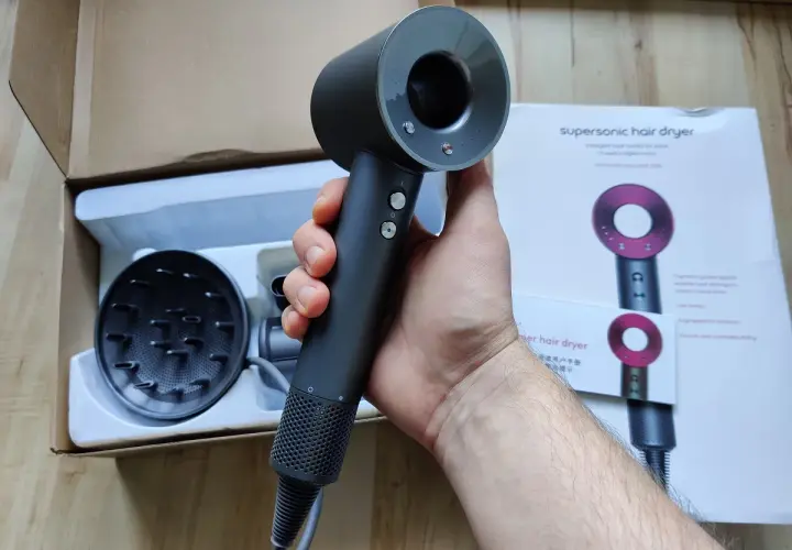 Dyson do włosów: Ile kosztuje? Ceny, modele, promocje i czy warto?