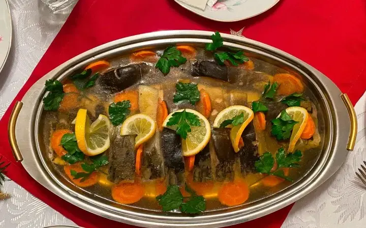 Jak zrobić karp w galarecie - prosty przepis na wigilijną potrawę