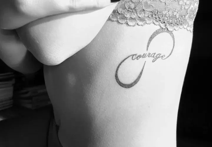 Tatuaż nieskończoności: pełne znaczenie, symbolika i inspiracje