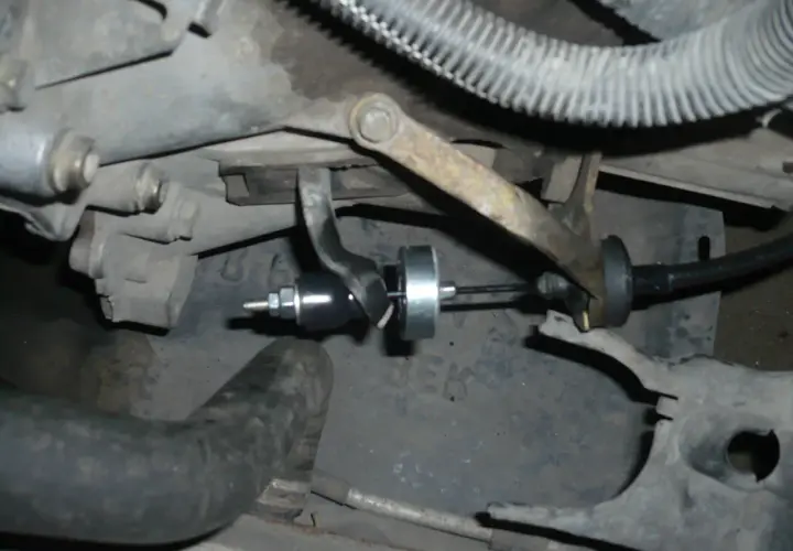 Citroen Berlingo: Wymiana linki sprzęgła DIY oszczędź na warsztacie!