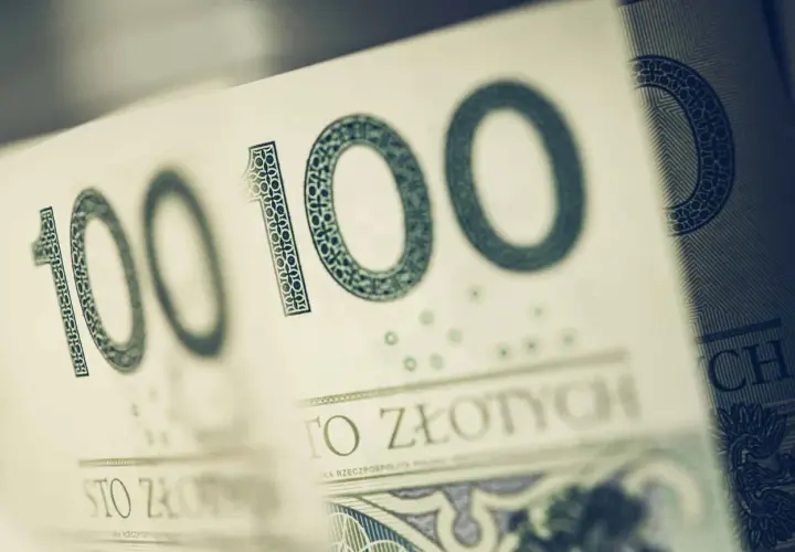 Sto złotych na podatek od kupna skutera.